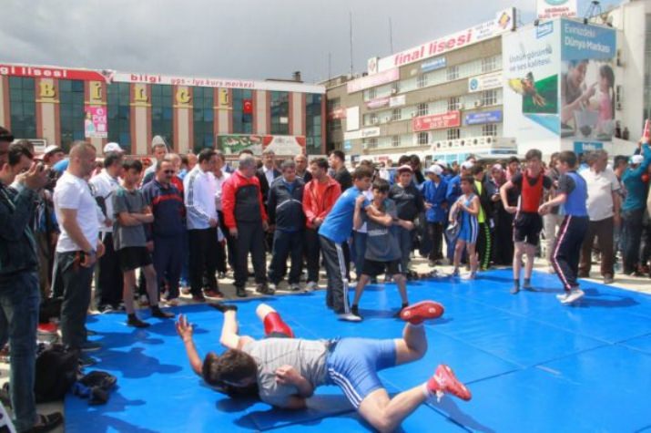 Sporcu Gençler Gösterileri İle Beğeni Topladı